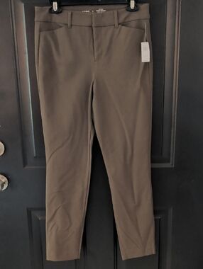 Old Navy High Rise Pixie Skinny Stretch Pants in Olive Green